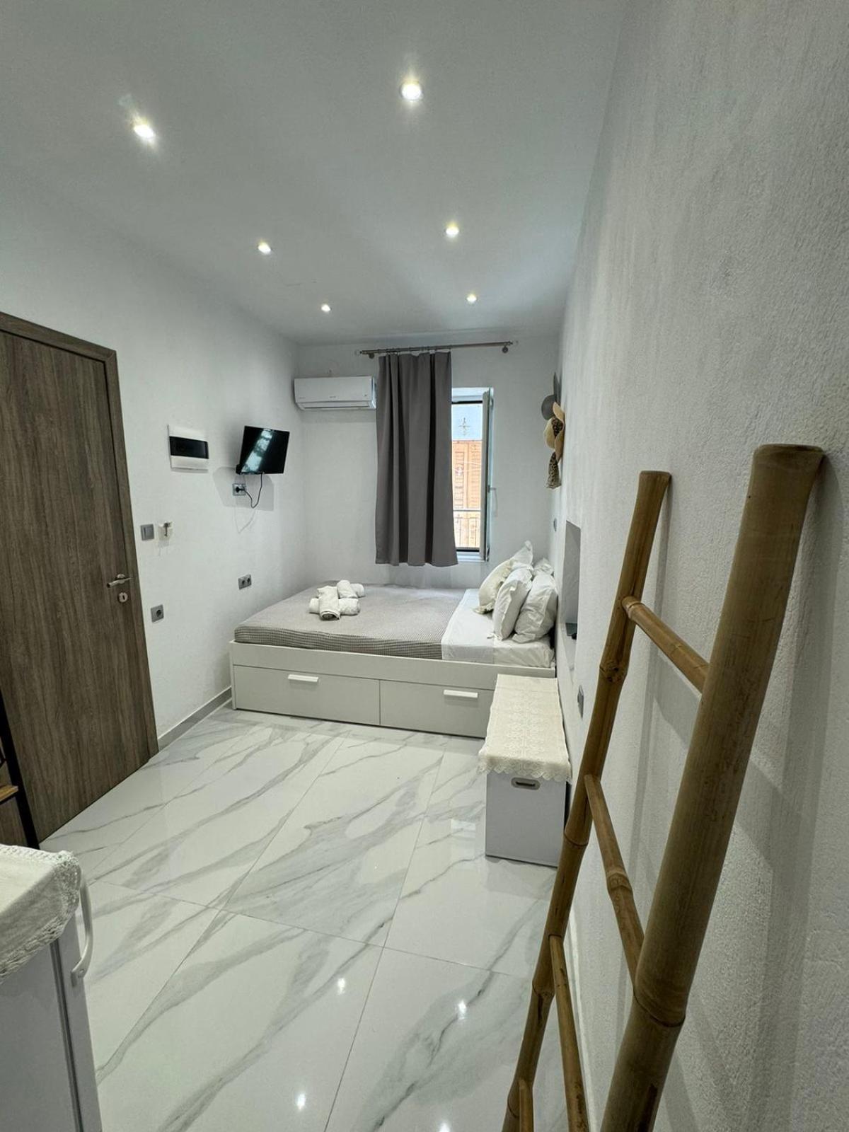 Ready Studio Skiathos-stad Buitenkant foto